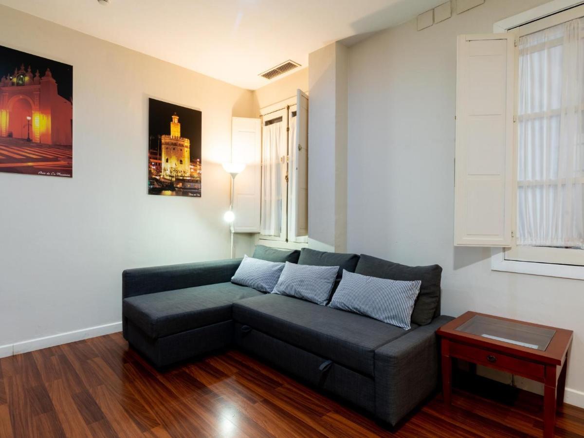 Appartamento Holi-Rent Lumbreras Siviglia Esterno foto
