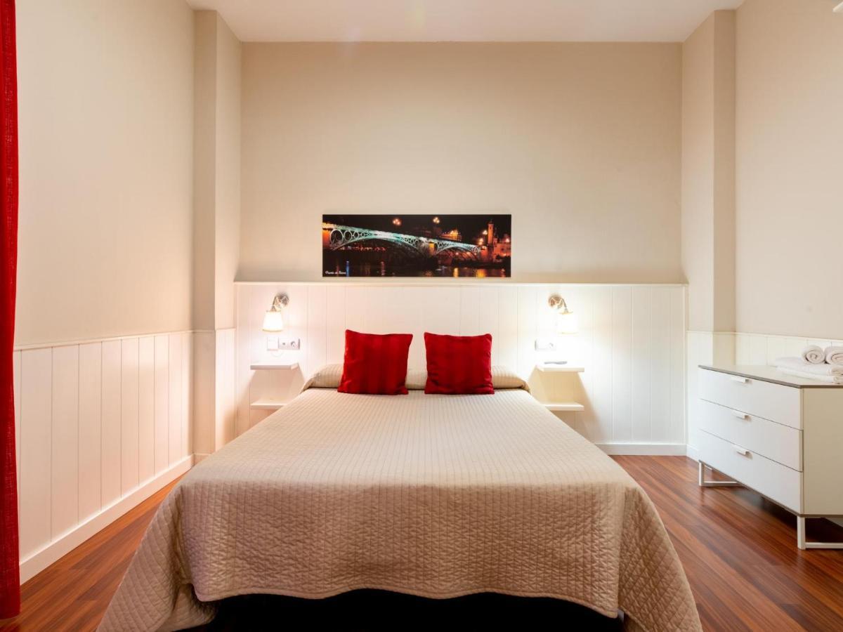 Appartamento Holi-Rent Lumbreras Siviglia Esterno foto