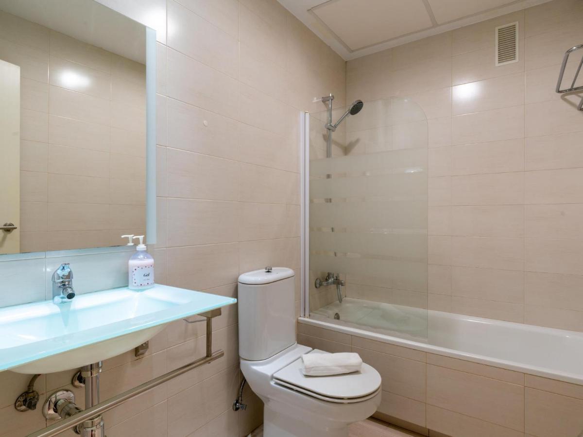 Appartamento Holi-Rent Lumbreras Siviglia Esterno foto