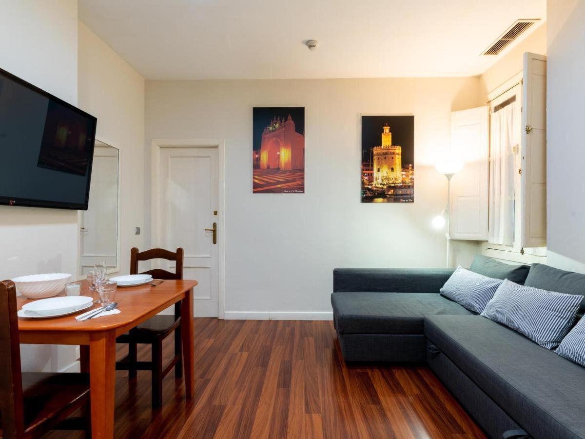 Appartamento Holi-Rent Lumbreras Siviglia Esterno foto